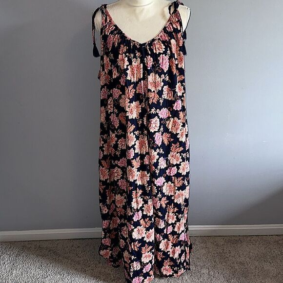 Old Navy Floral Maxi Dress! - Picture 11 of 12